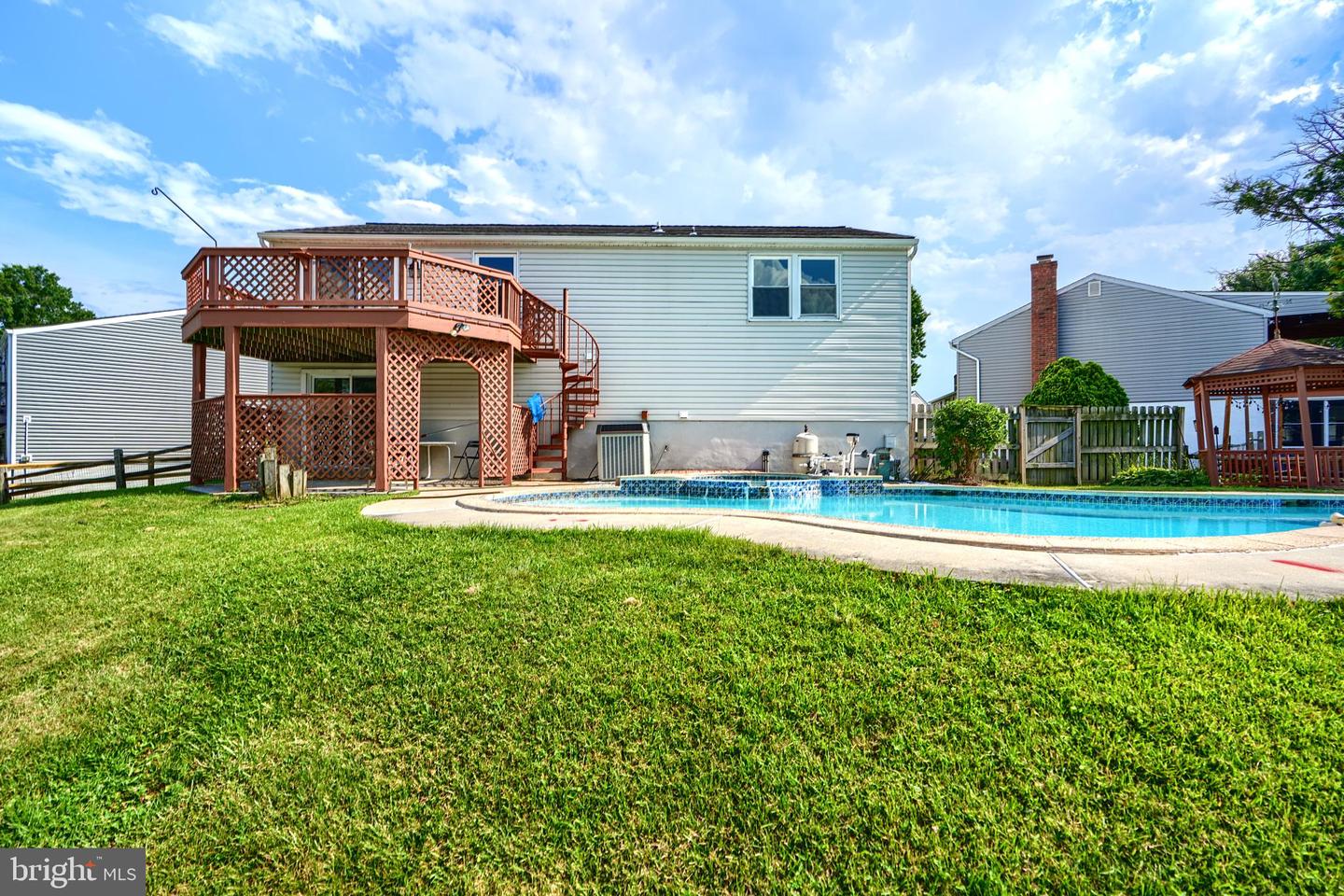 16 Ayr Ct