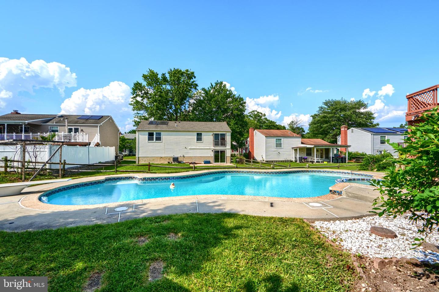 16 Ayr Ct