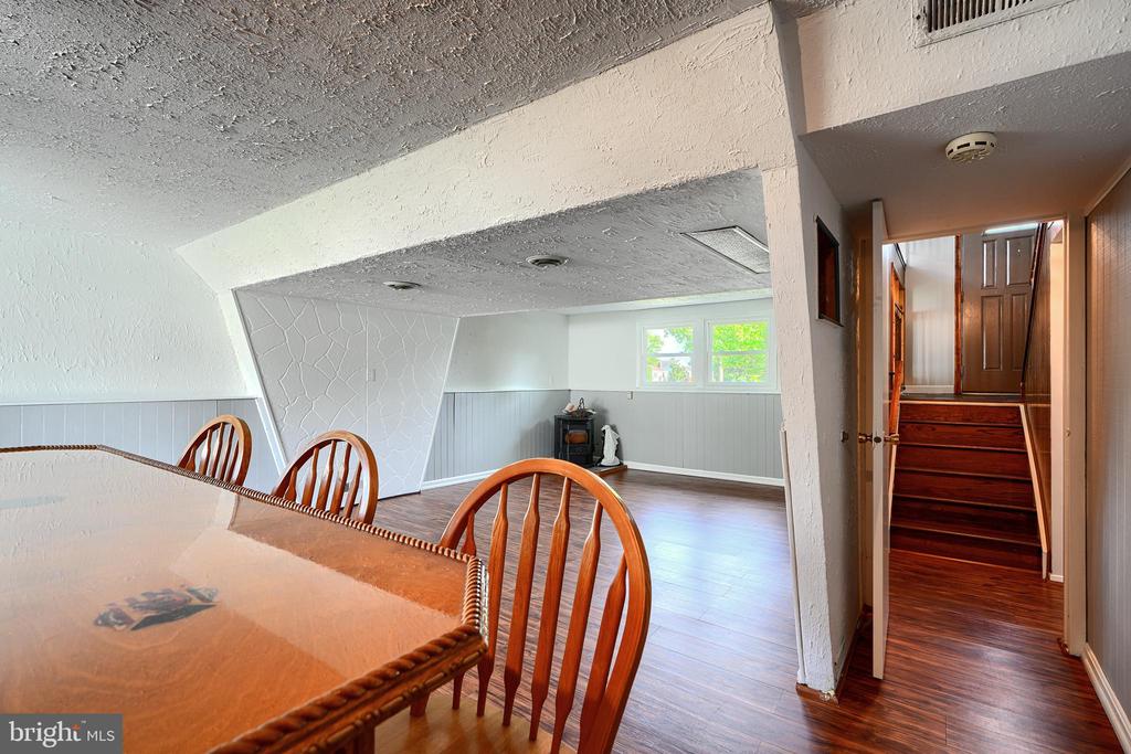 16 Ayr Ct