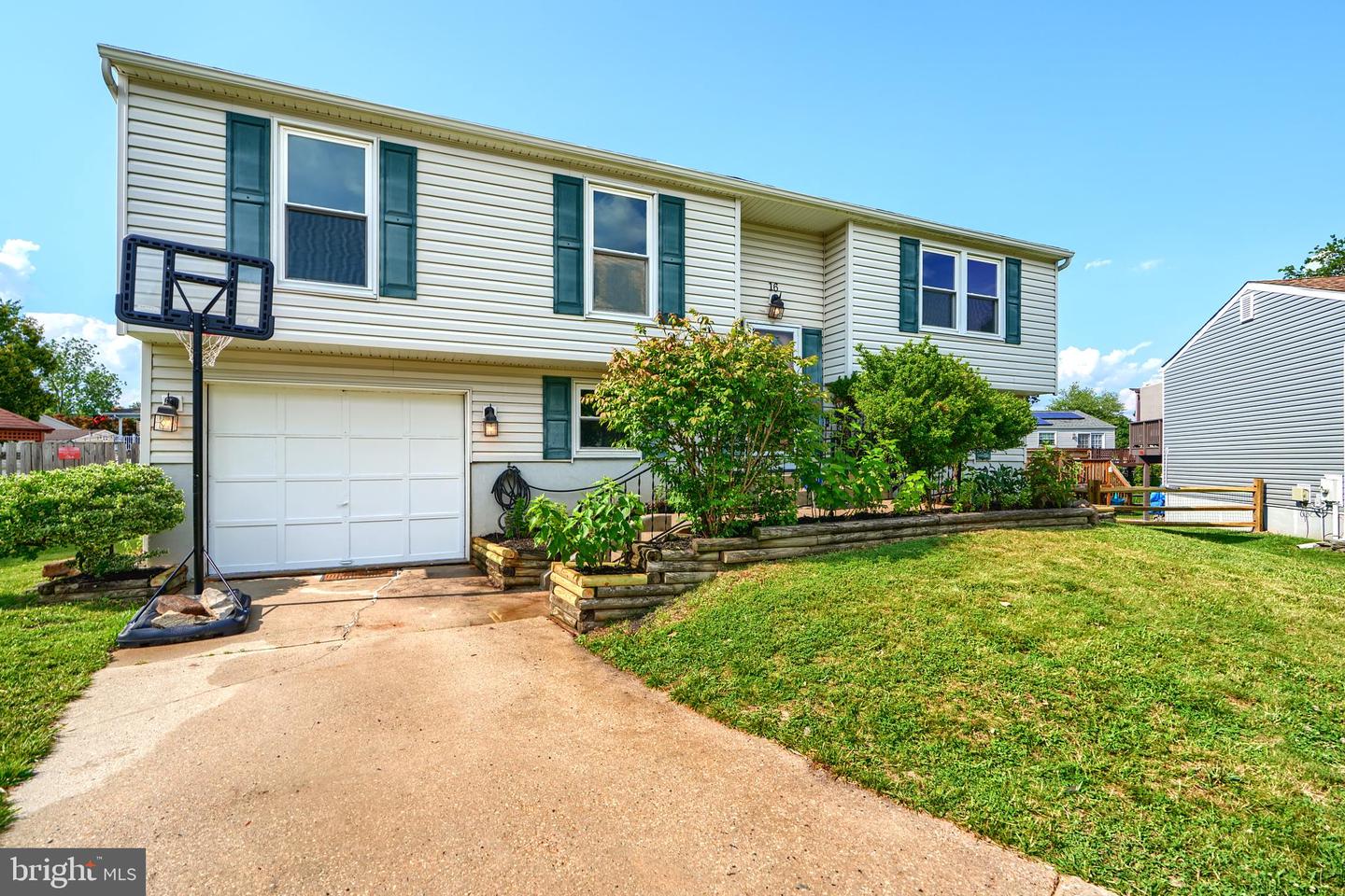 16 Ayr Ct