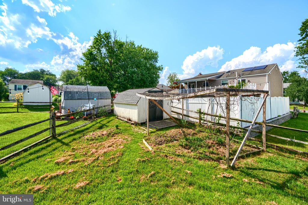 16 Ayr Ct