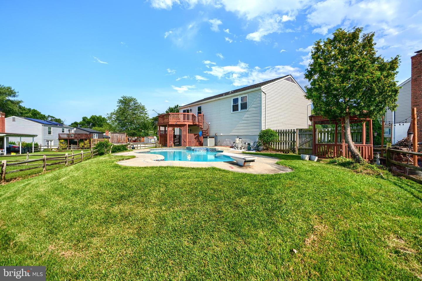 16 Ayr Ct