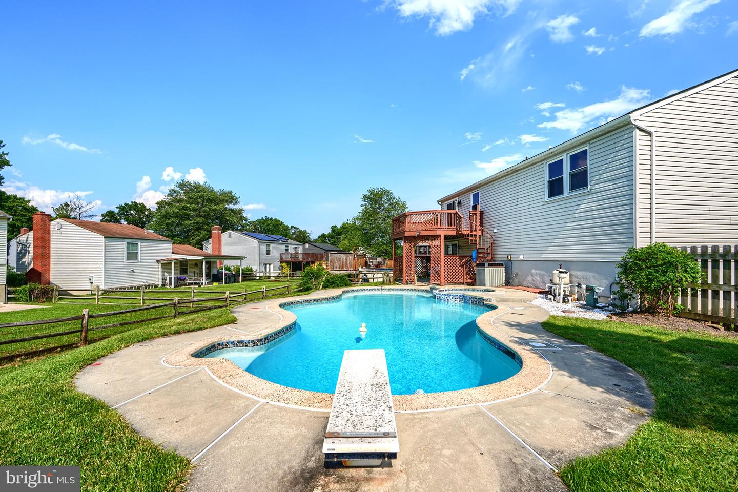 16 Ayr Ct