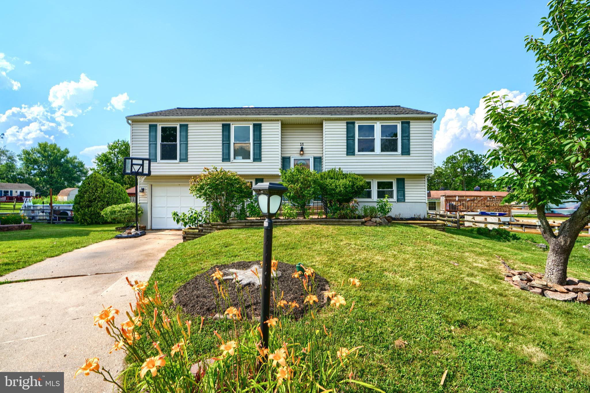 16 Ayr Ct