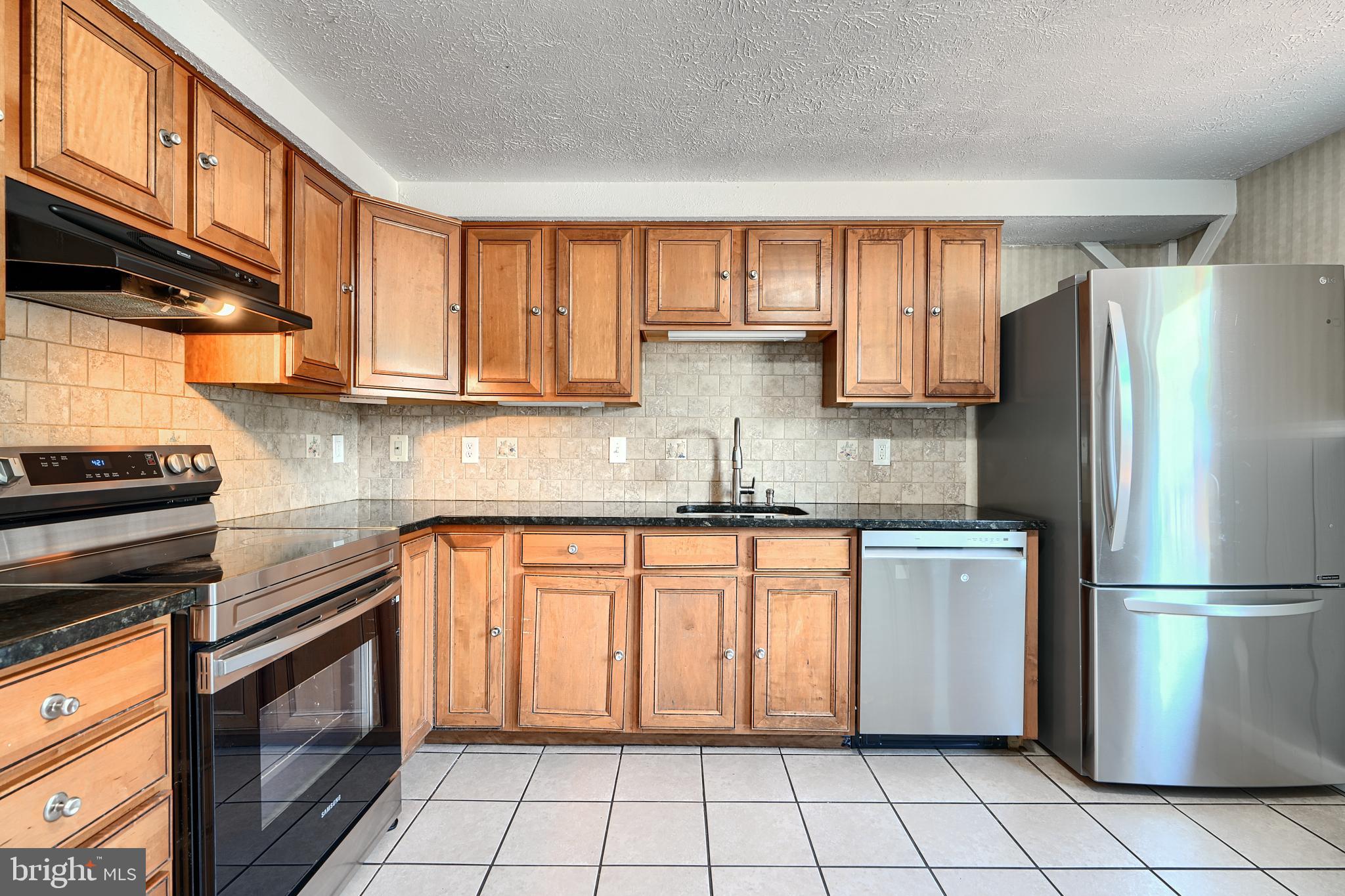 16 Ayr Ct