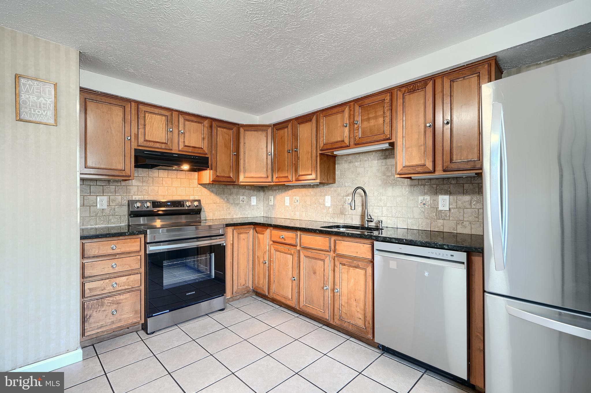 16 Ayr Ct