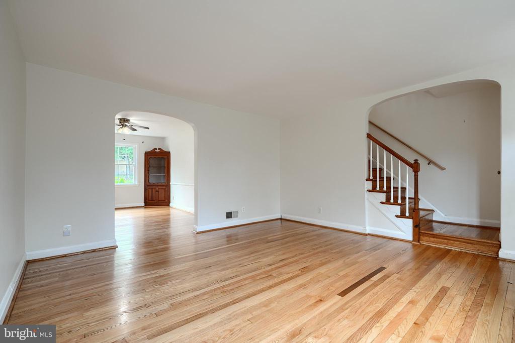 7040 HEATHFIELD RD