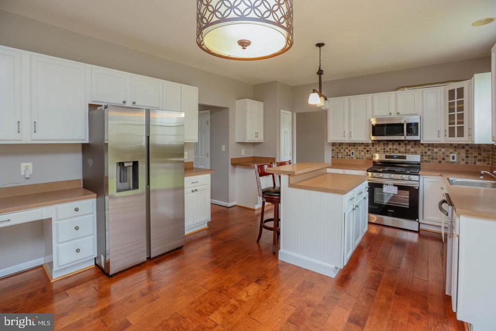 34 BROADBRIDGE RD