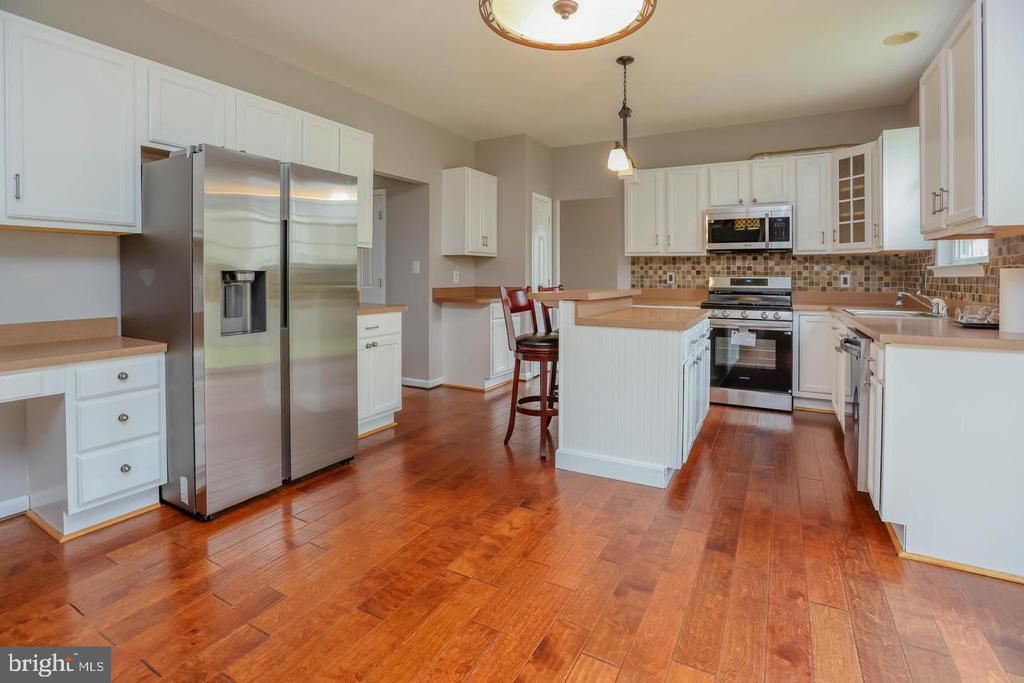 34 BROADBRIDGE RD