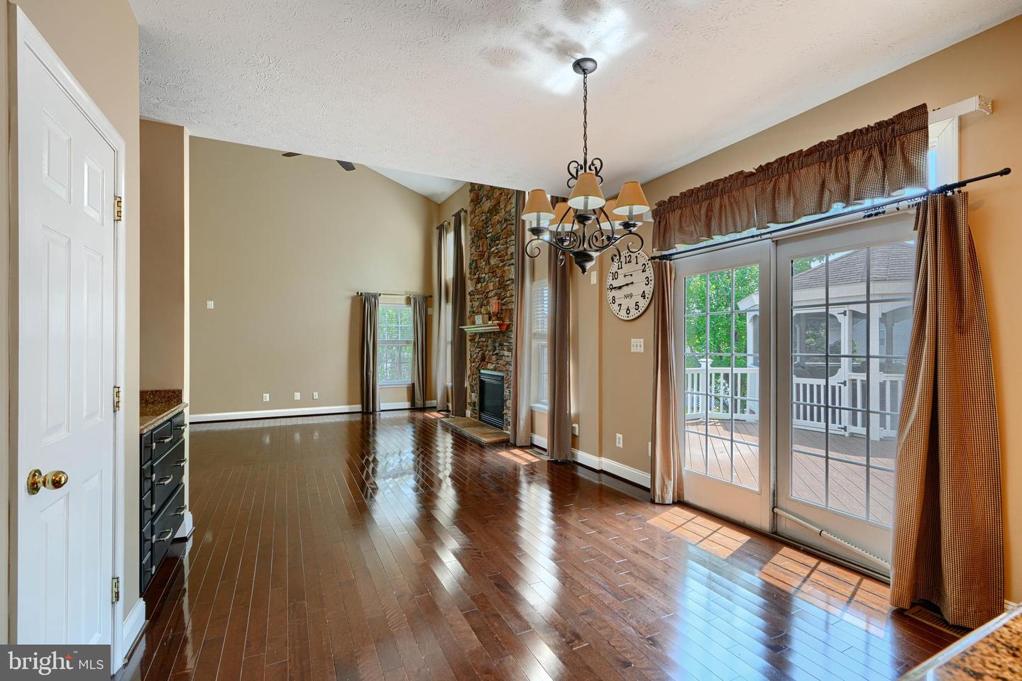 5101 Crest Haven Way