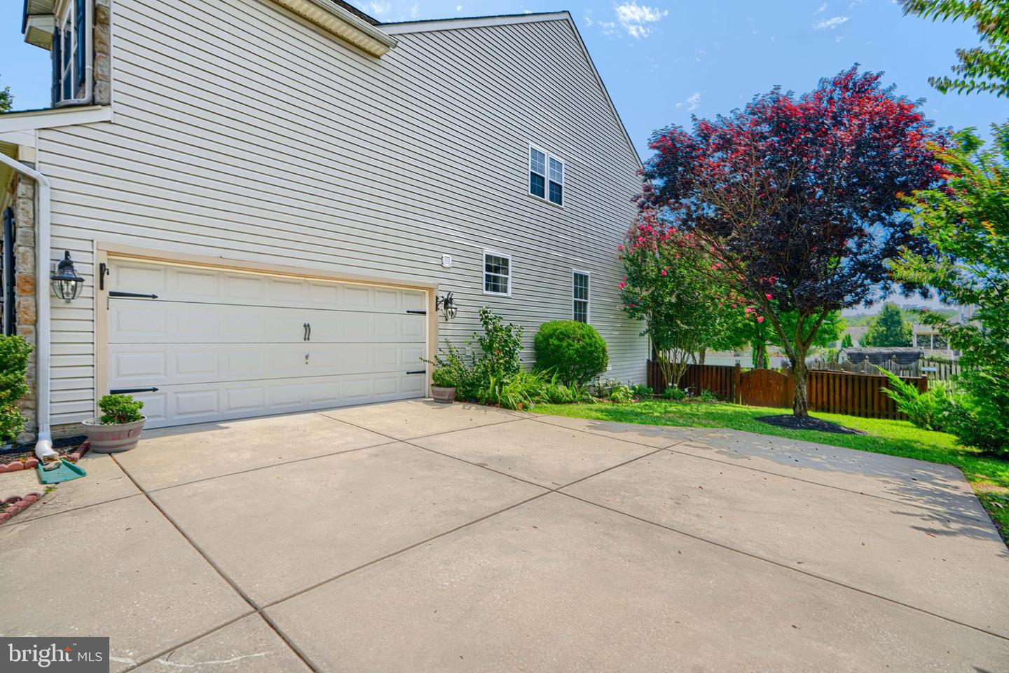 5101 Crest Haven Way