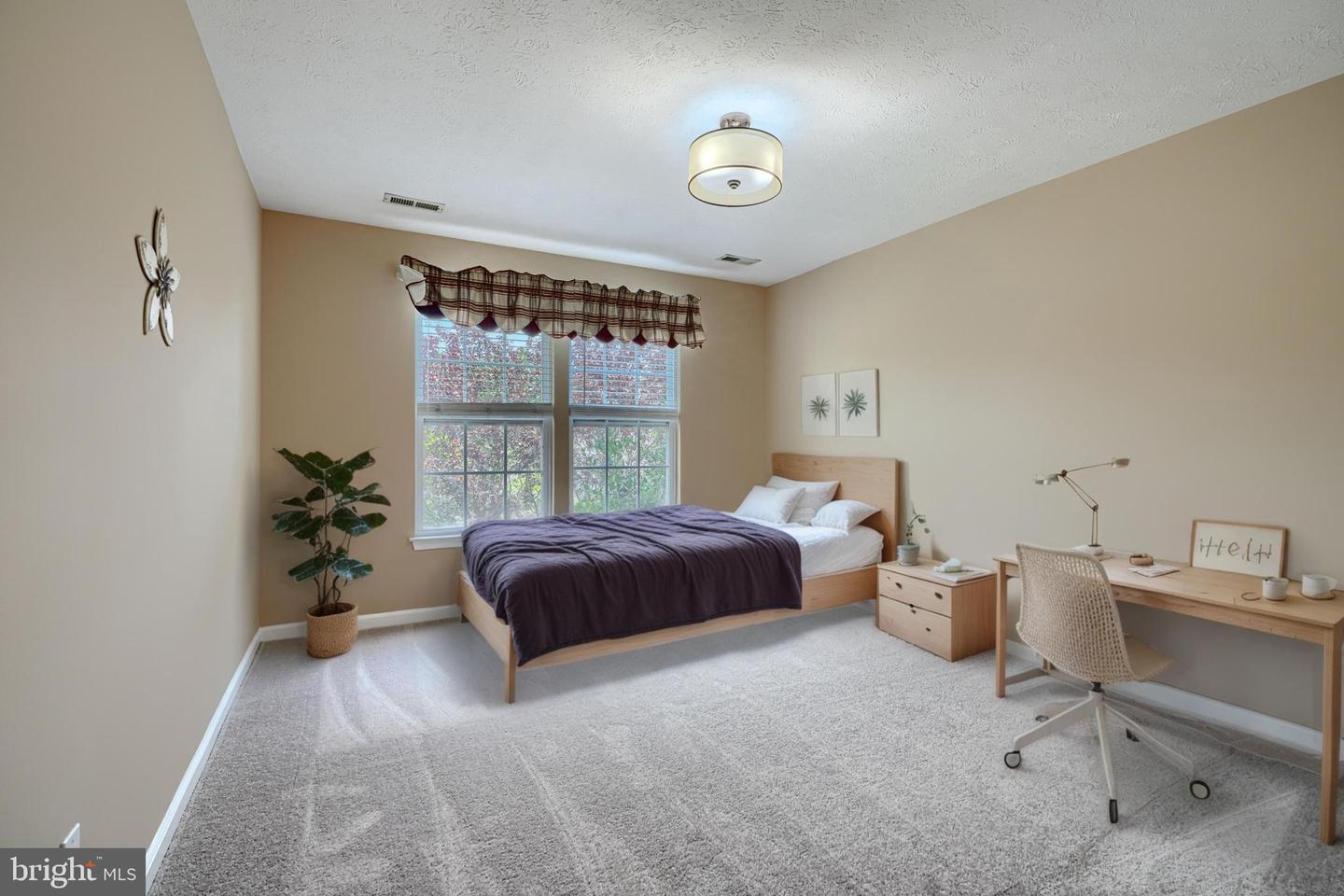 5101 Crest Haven Way