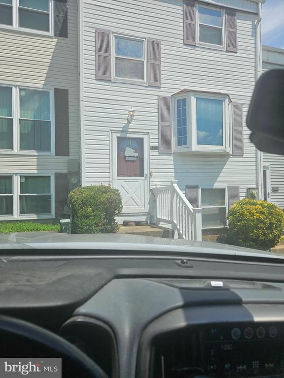 8806 PENNSBURY PLACE