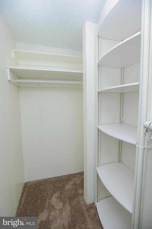 4328 HALLFIELD MANOR DRIVE