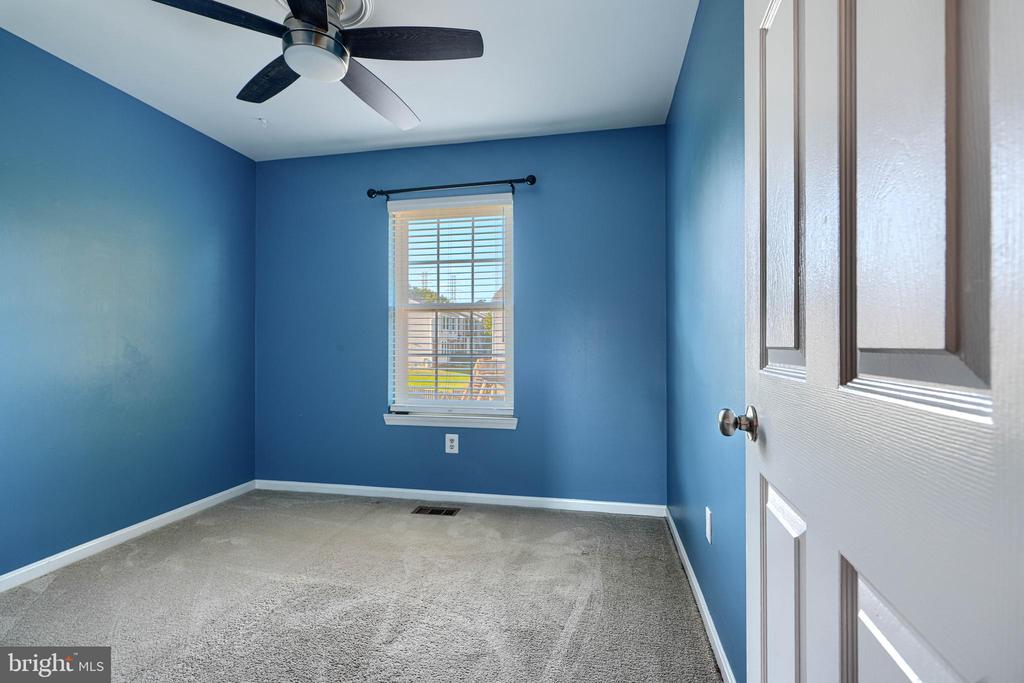 32 GILLAND COURT