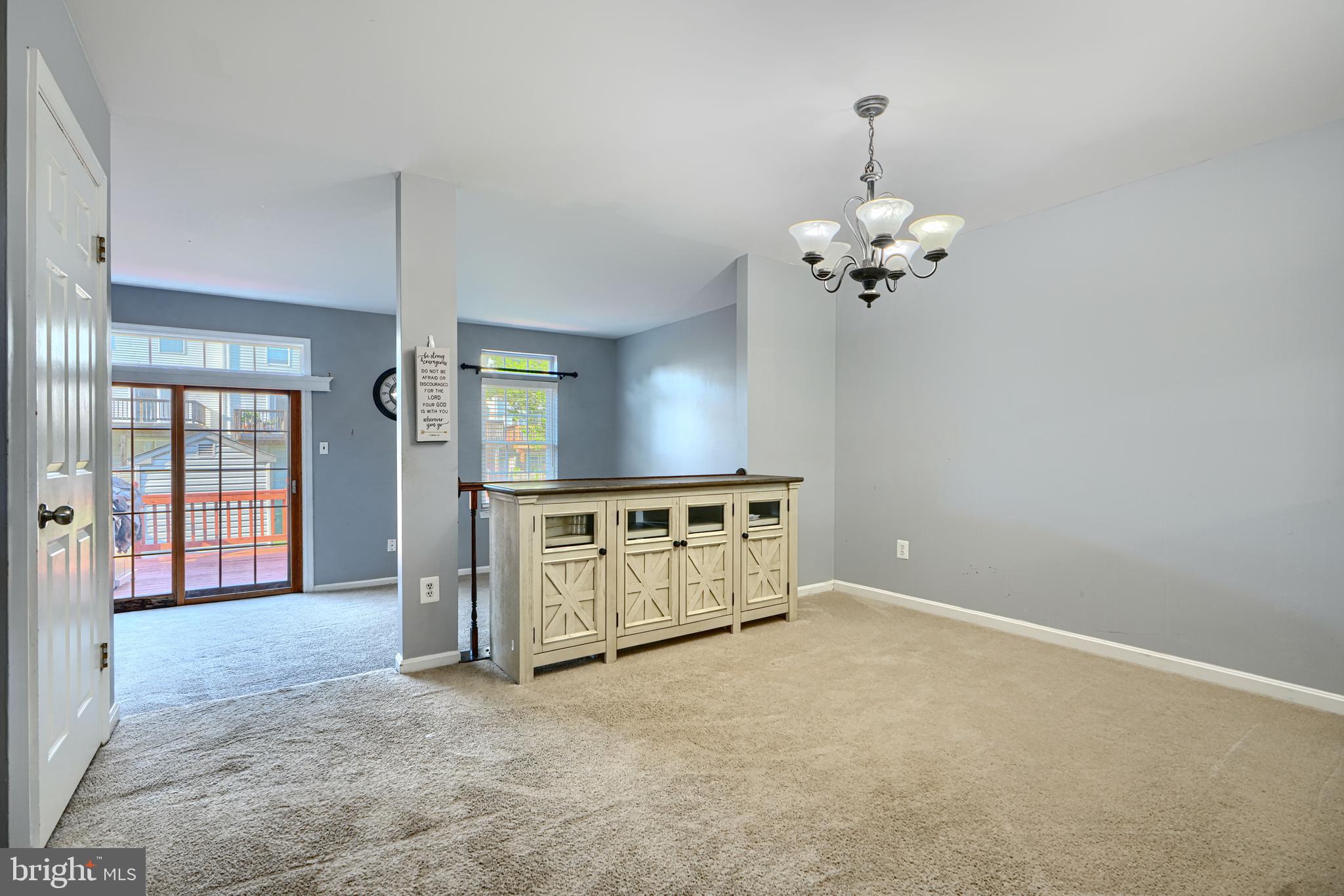 32 GILLAND COURT
