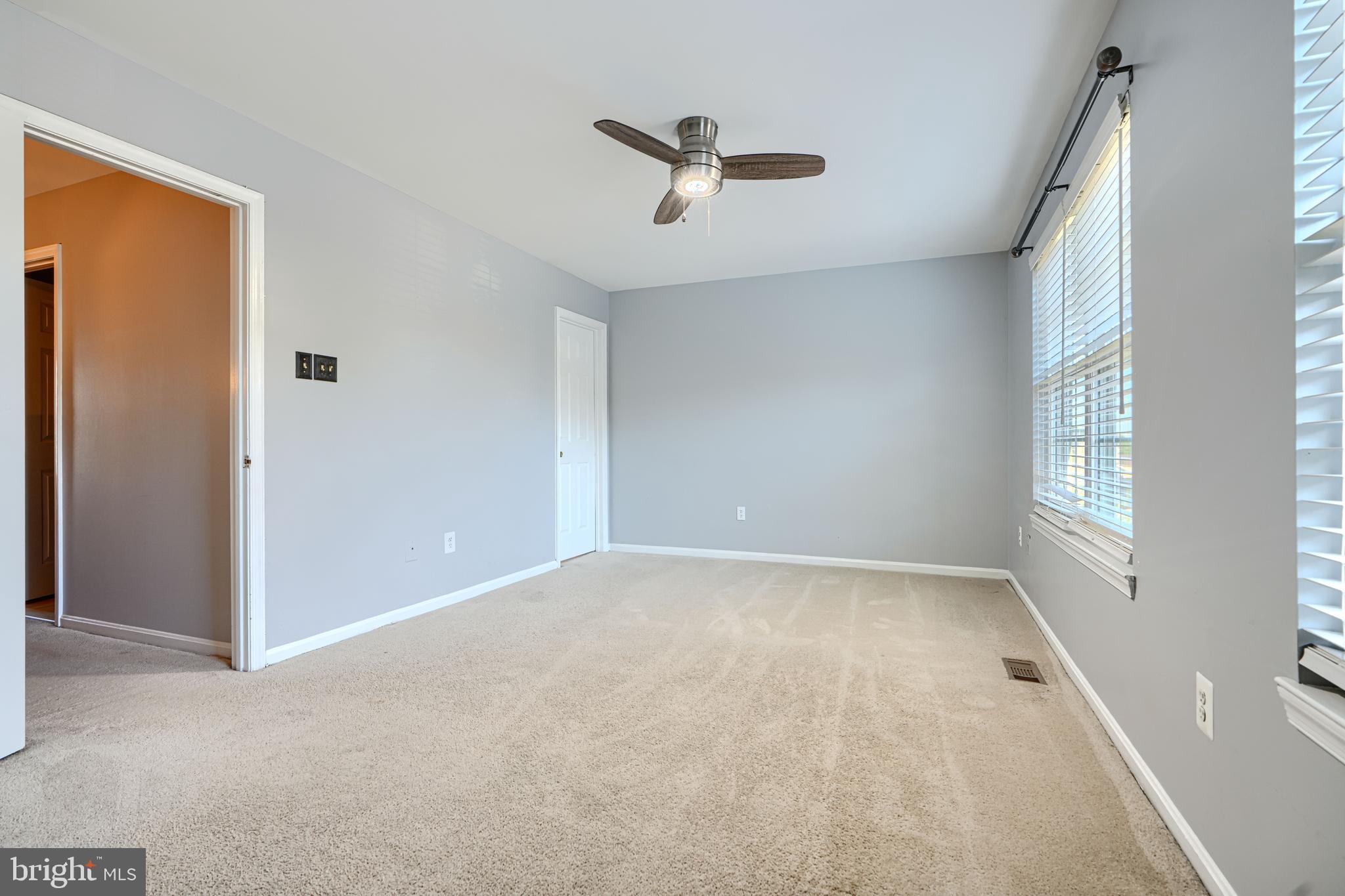 32 GILLAND COURT