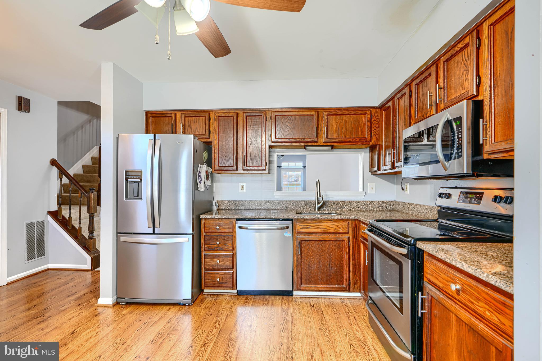 32 GILLAND COURT