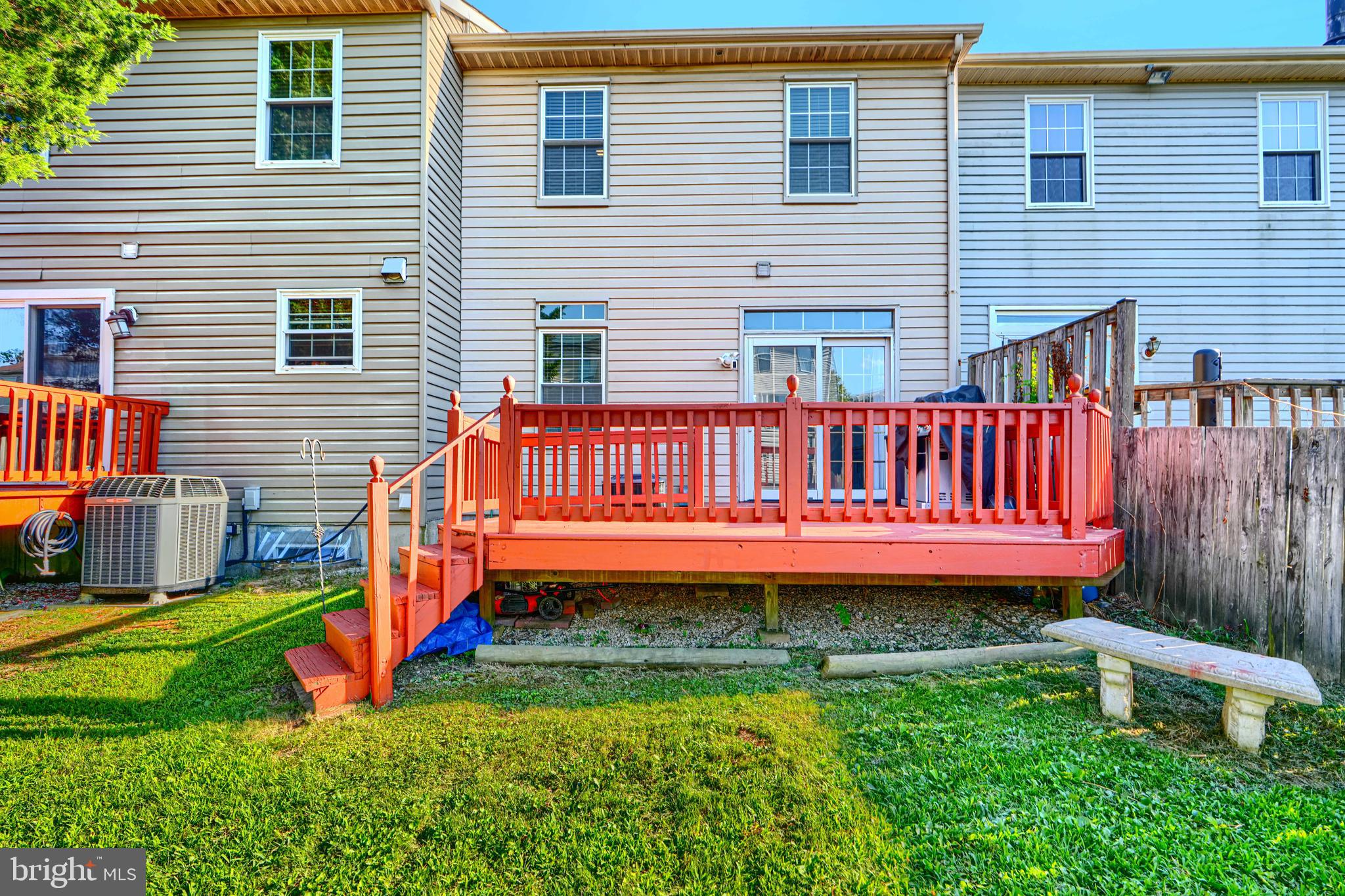 32 GILLAND COURT