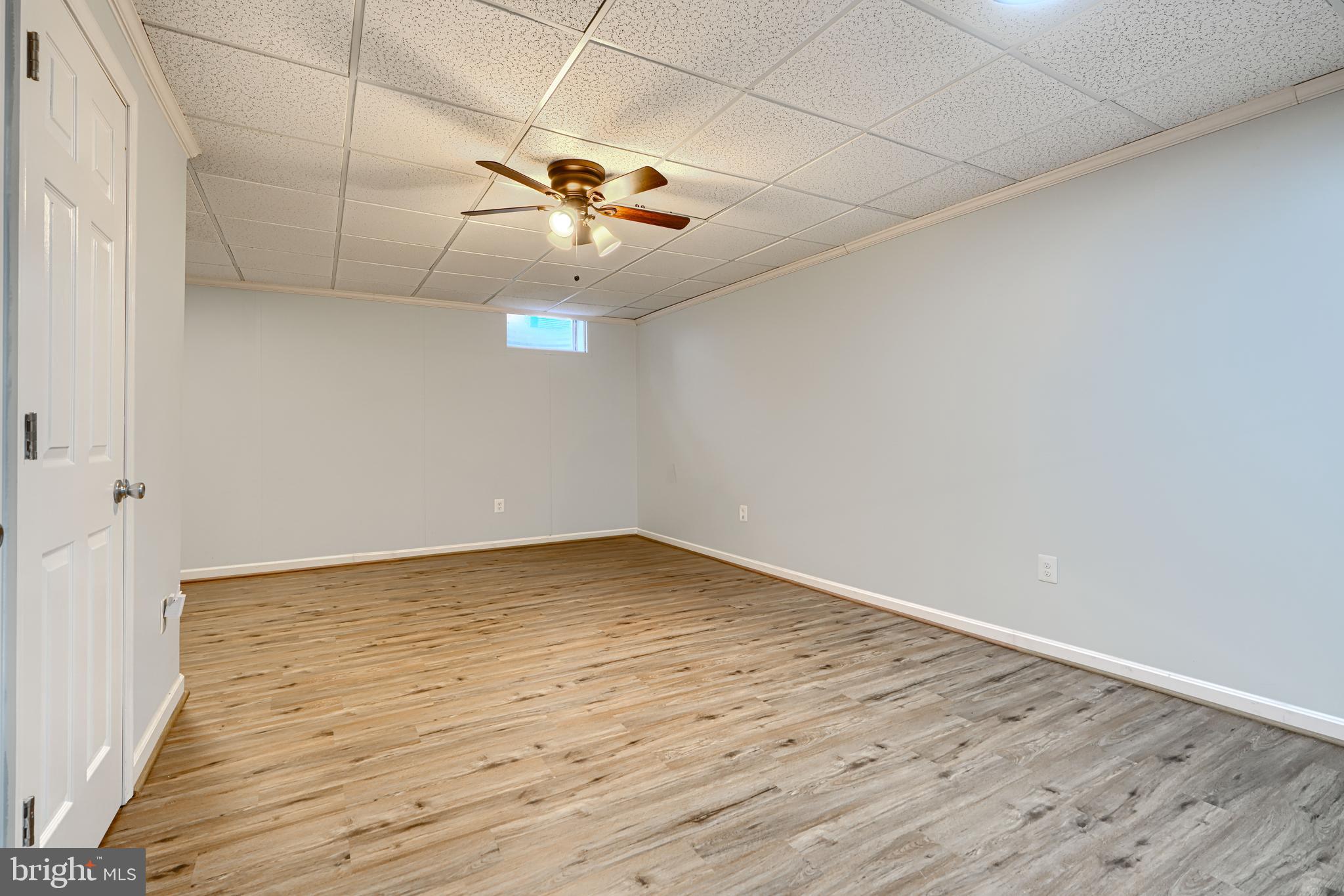 32 GILLAND COURT