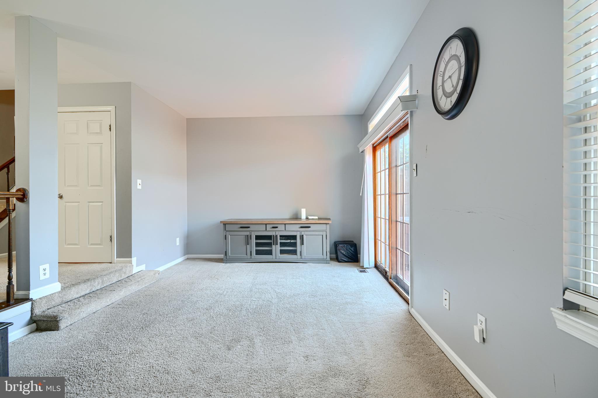 32 GILLAND COURT