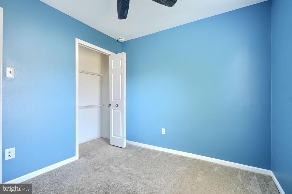 32 GILLAND COURT