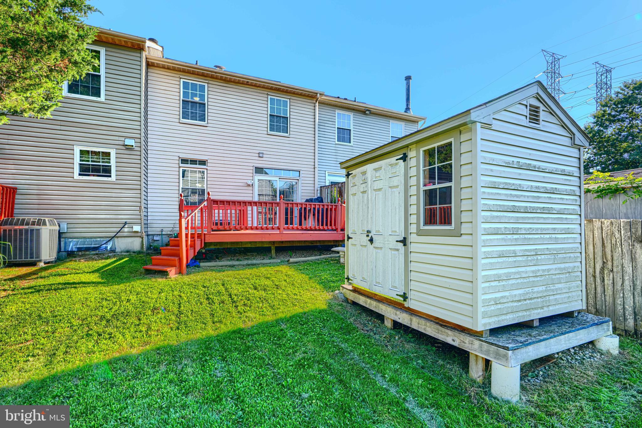 32 GILLAND COURT