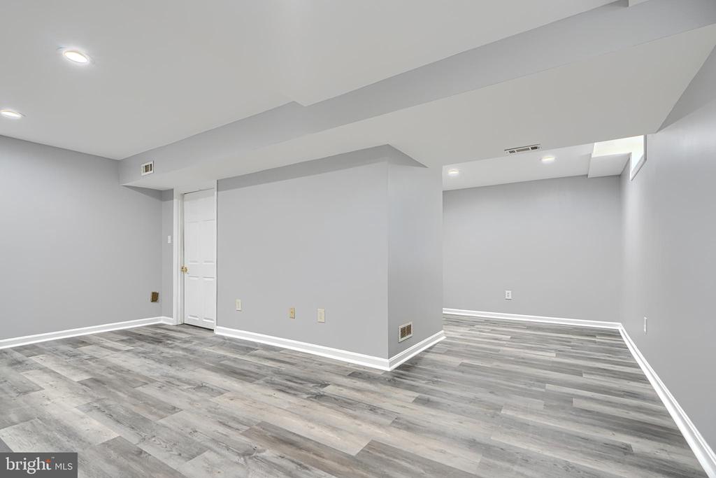 7 CRESTVIEW GARTH