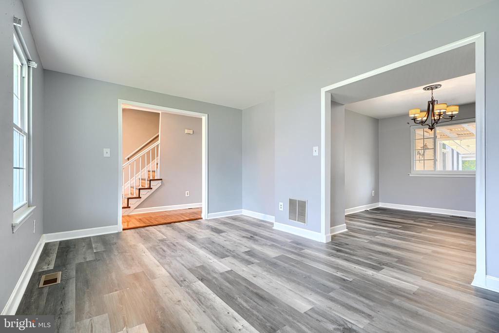 7 CRESTVIEW GARTH