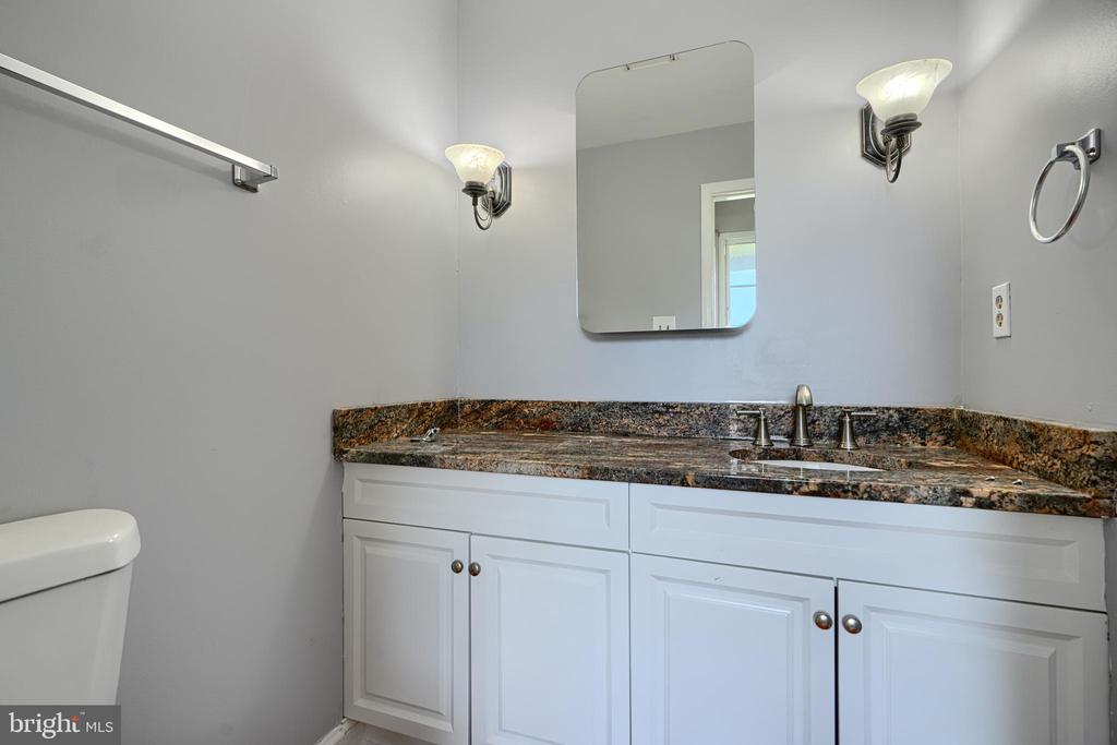 7 CRESTVIEW GARTH