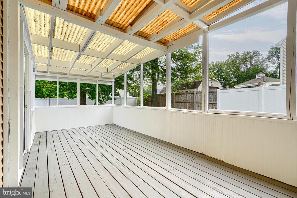 7 CRESTVIEW GARTH