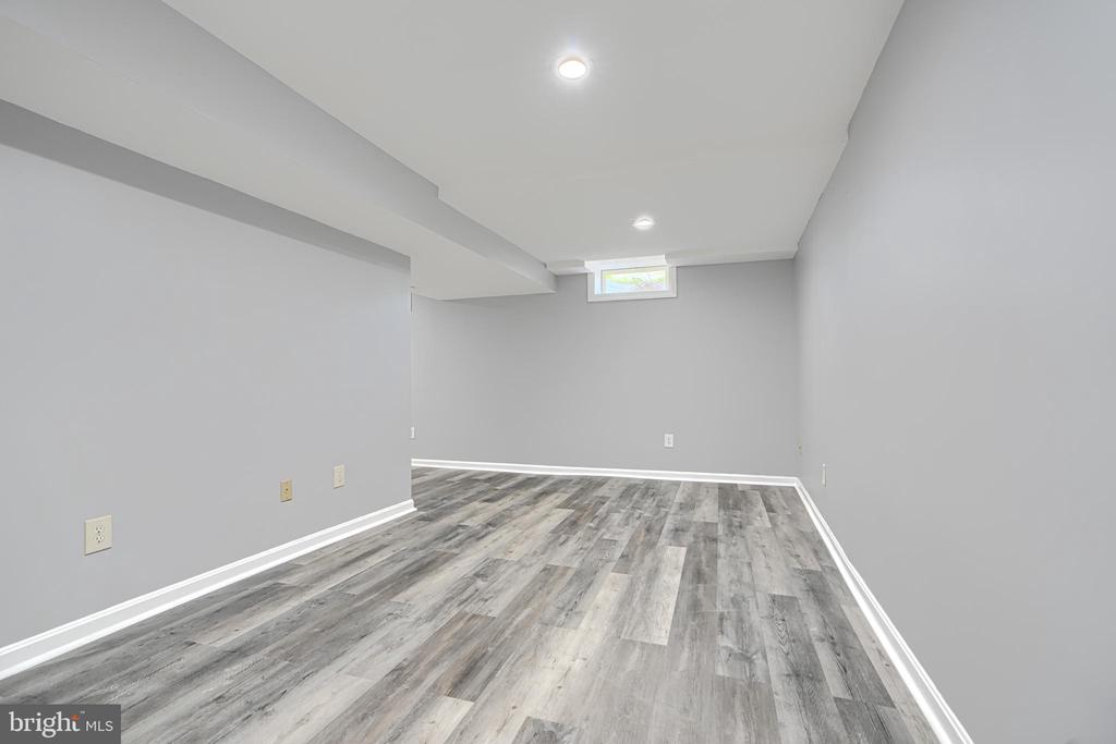 7 CRESTVIEW GARTH