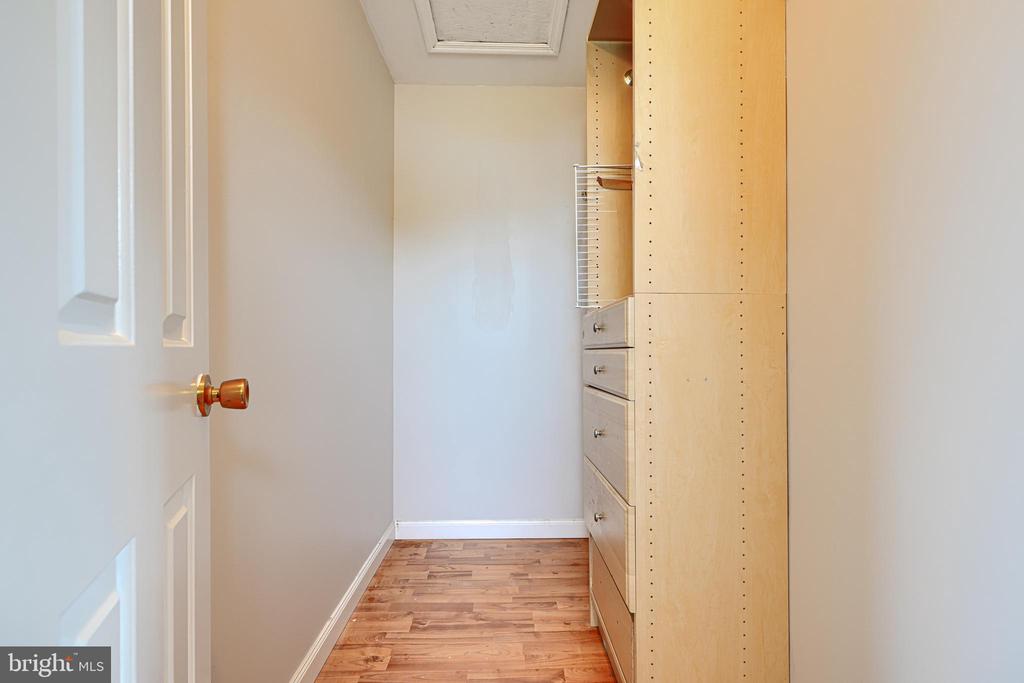 7 CRESTVIEW GARTH
