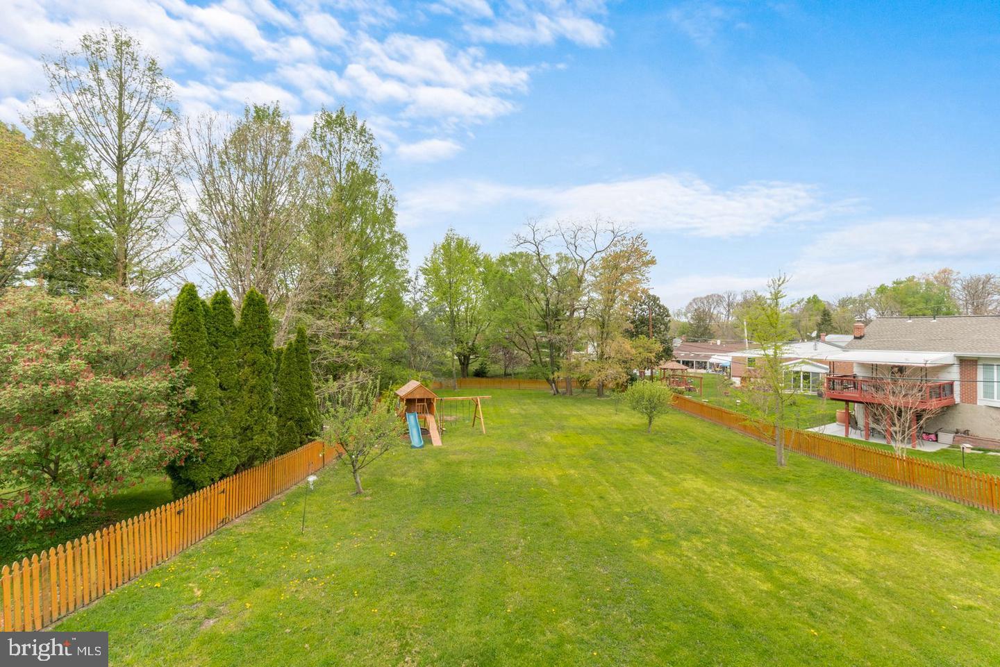 6 LANCEWOOD LANE