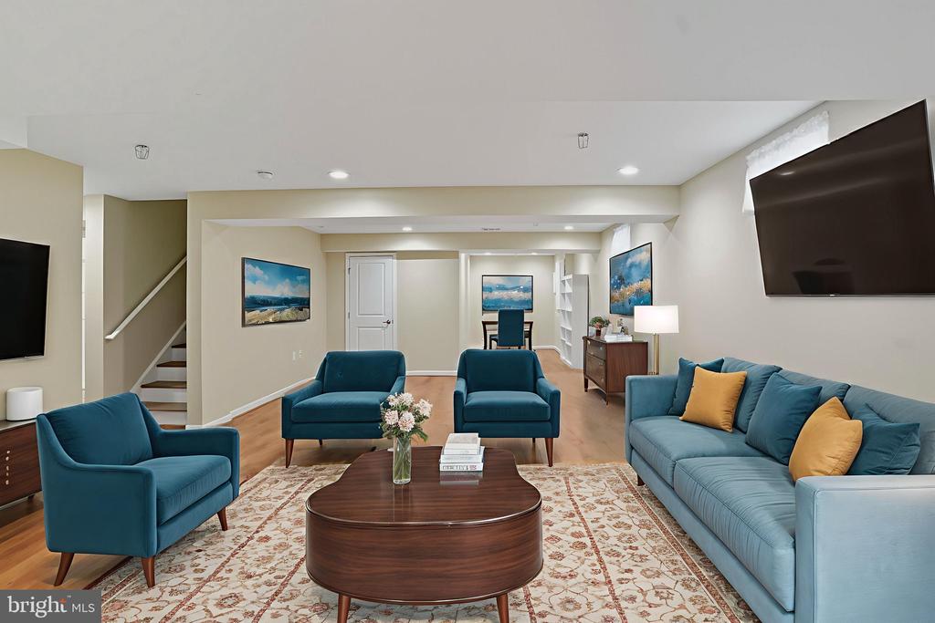 5640 CRESCENT RIDGE DRIVE