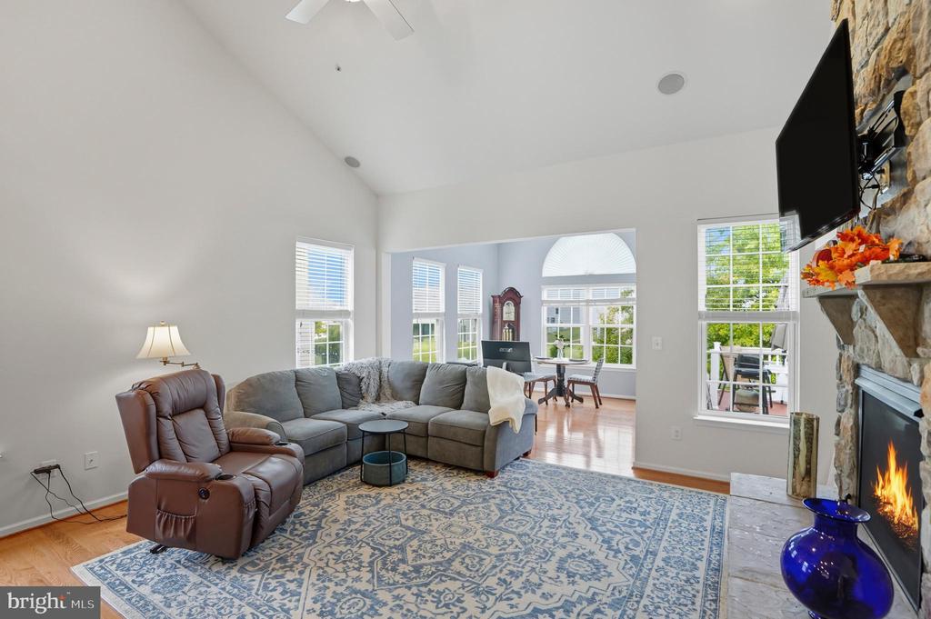 5640 CRESCENT RIDGE DRIVE