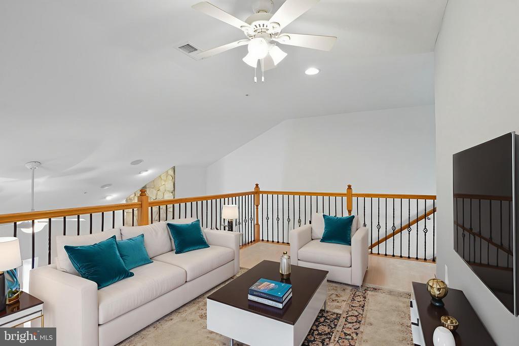 5640 CRESCENT RIDGE DRIVE