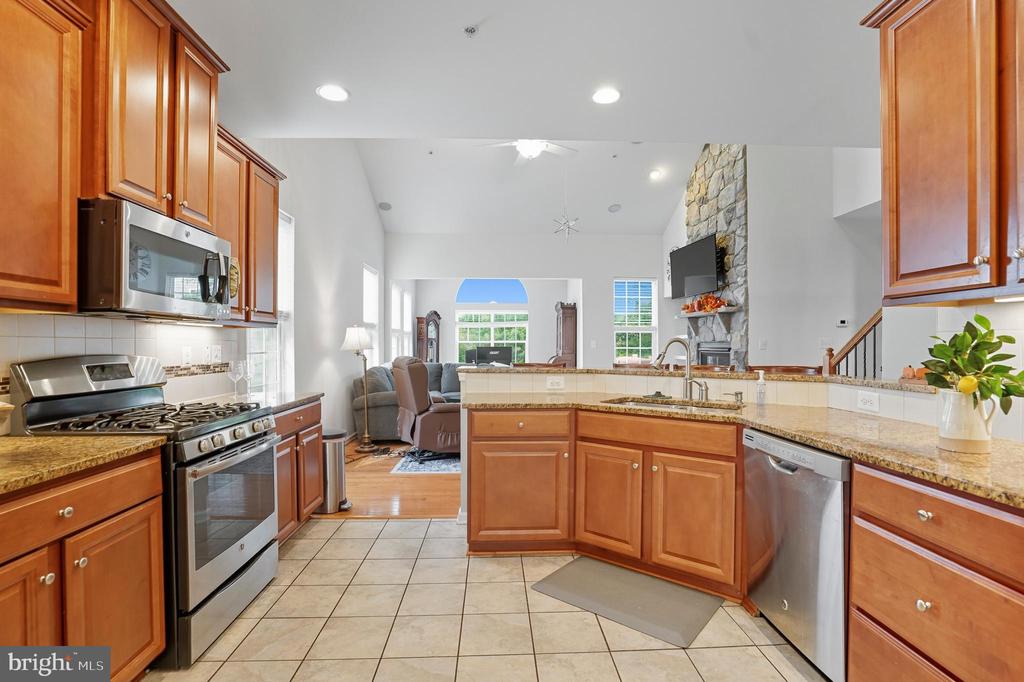 5640 CRESCENT RIDGE DRIVE