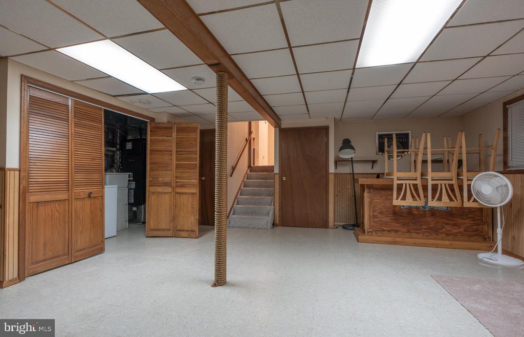1 DERWOOD COURT