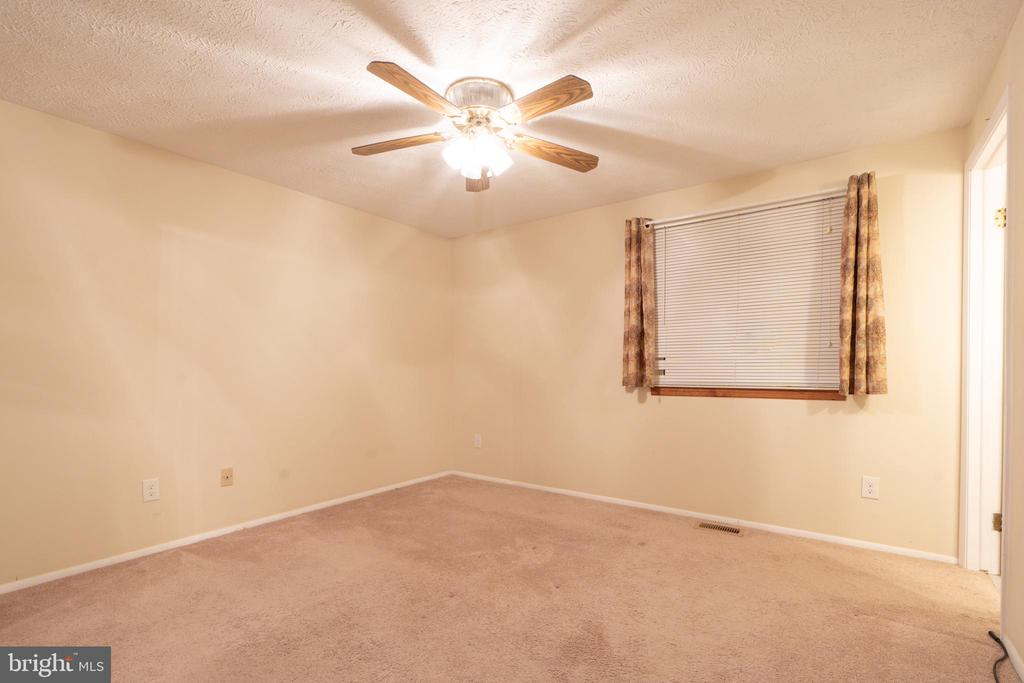 1 DERWOOD COURT