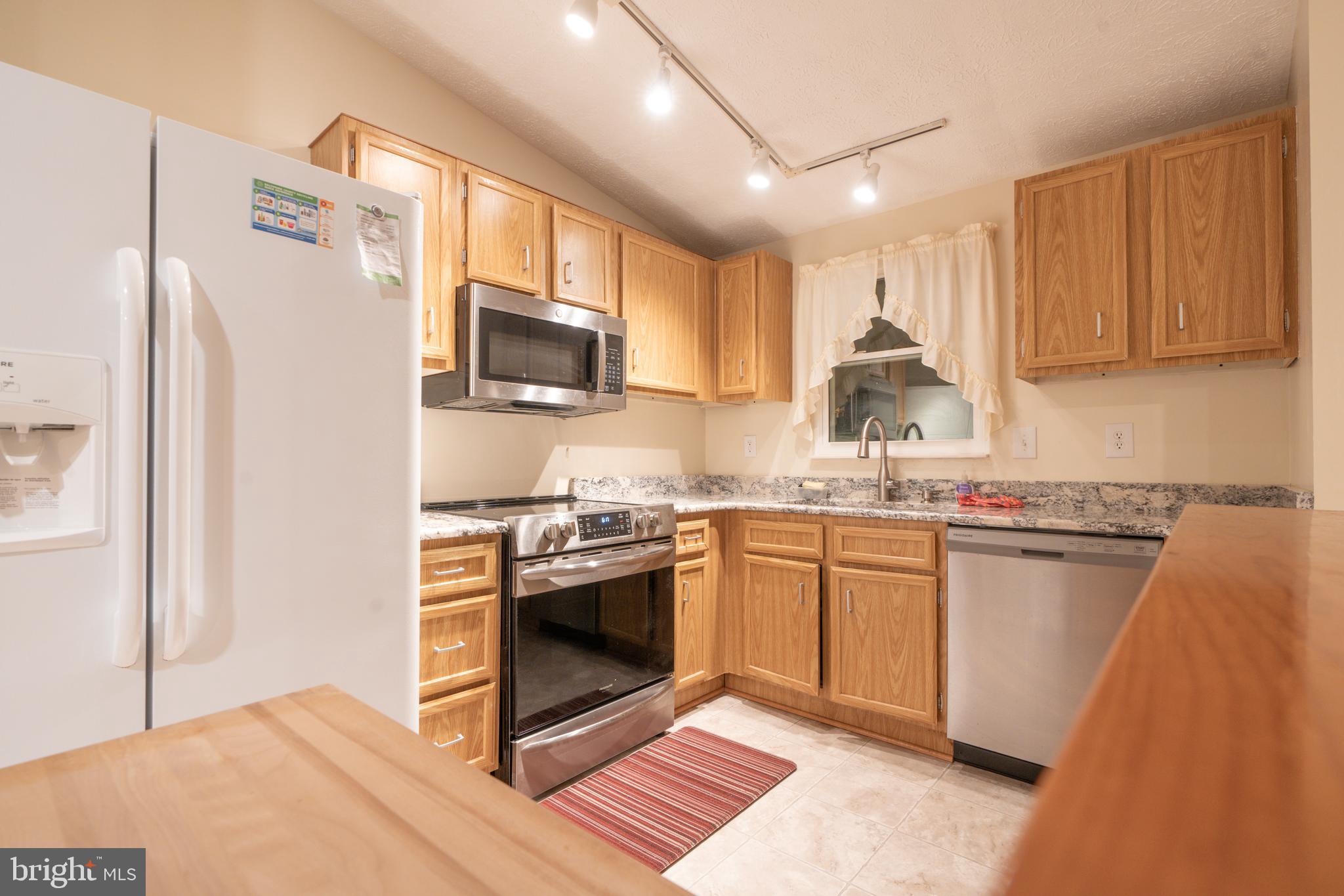 1 DERWOOD COURT