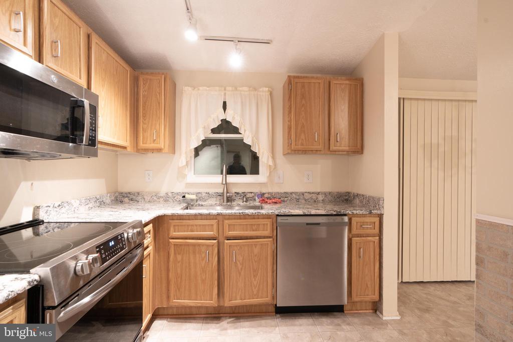 1 DERWOOD COURT