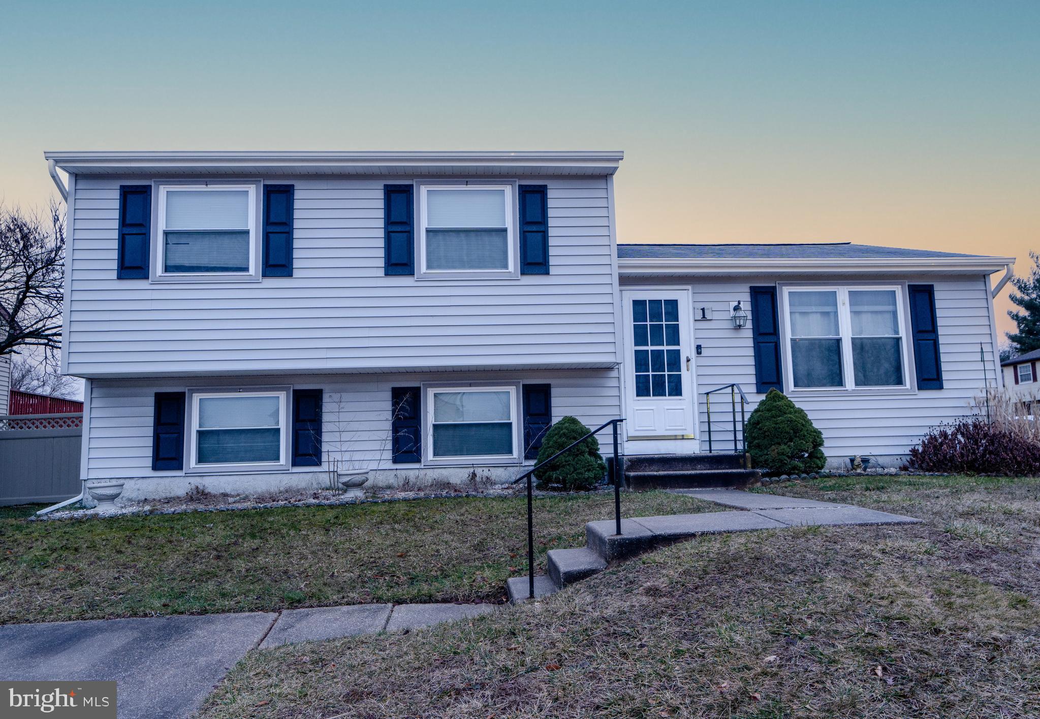 1 DERWOOD COURT