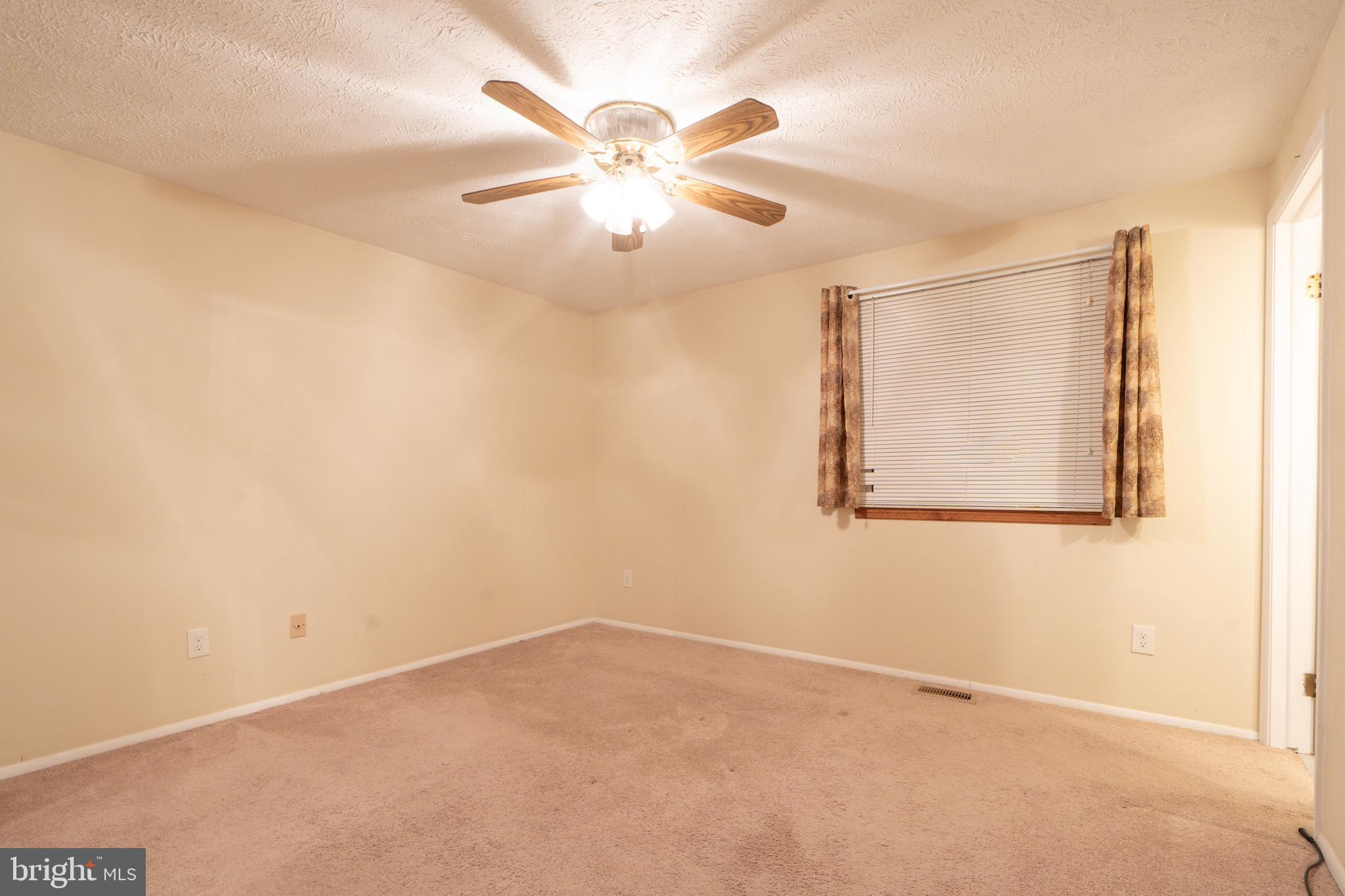 1 DERWOOD COURT