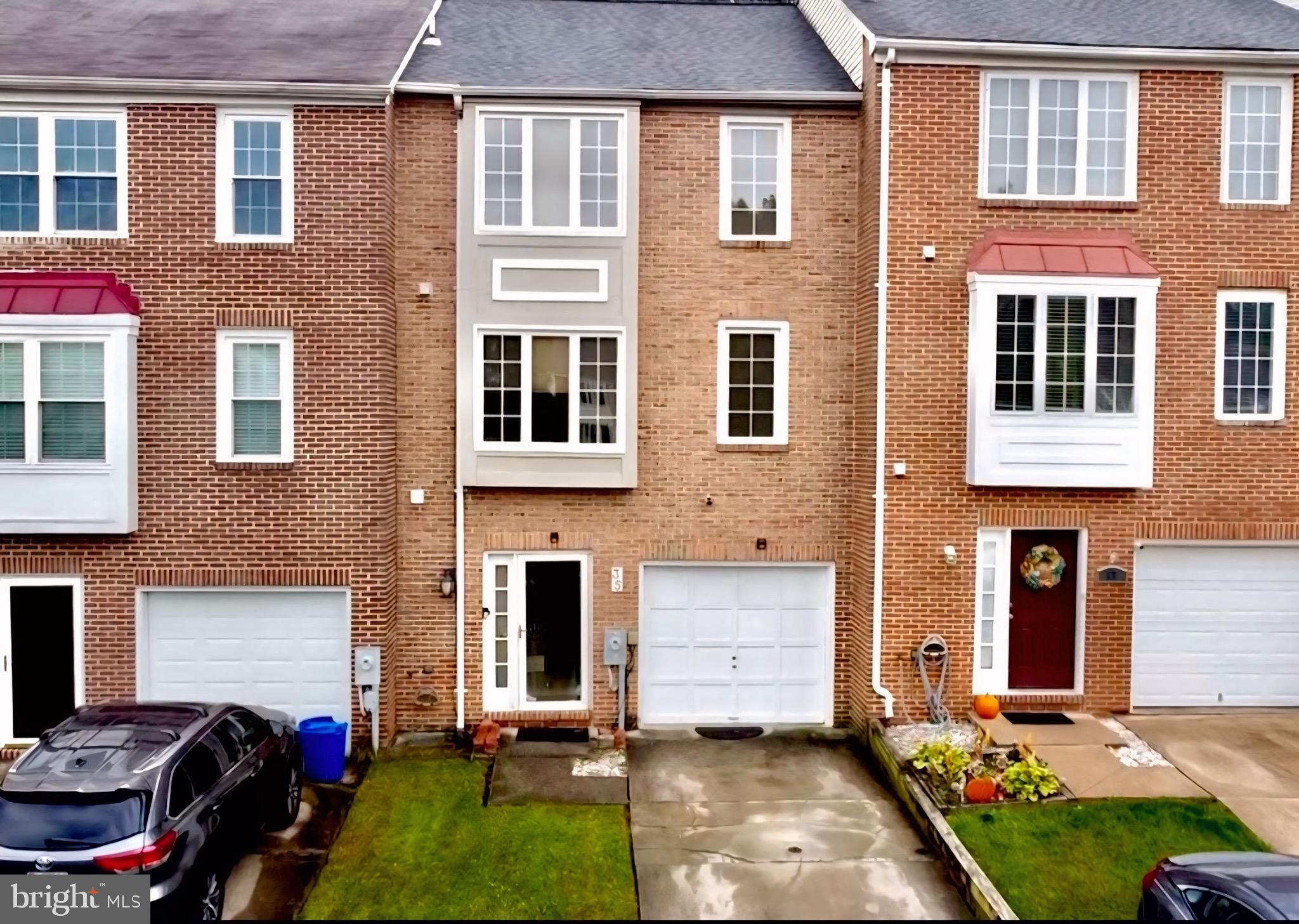 35 MILLWHEEL COURT