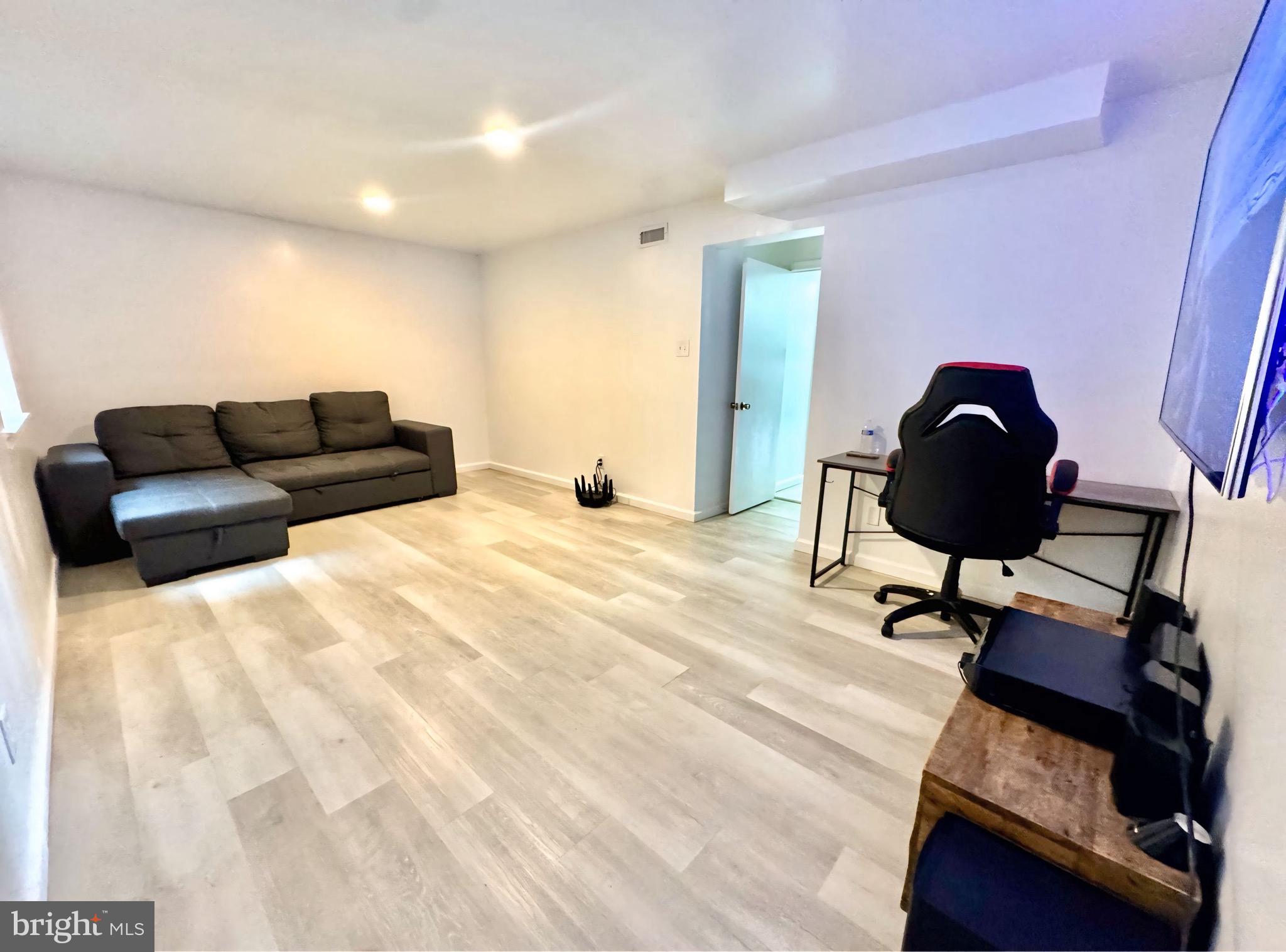 35 MILLWHEEL COURT
