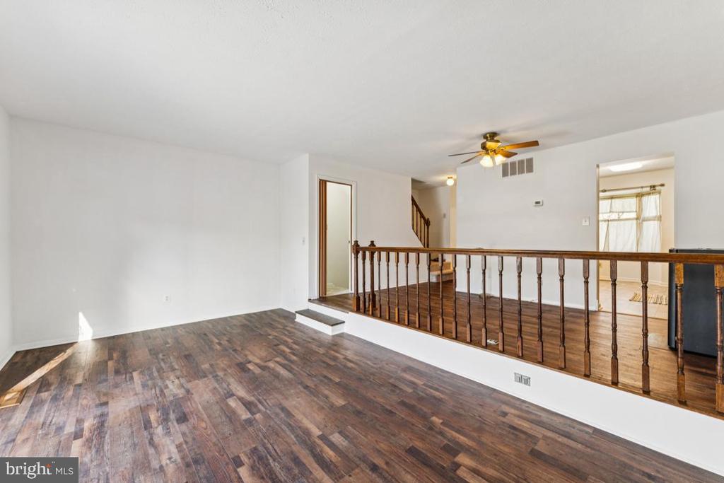 32 STONEWAY PLACE