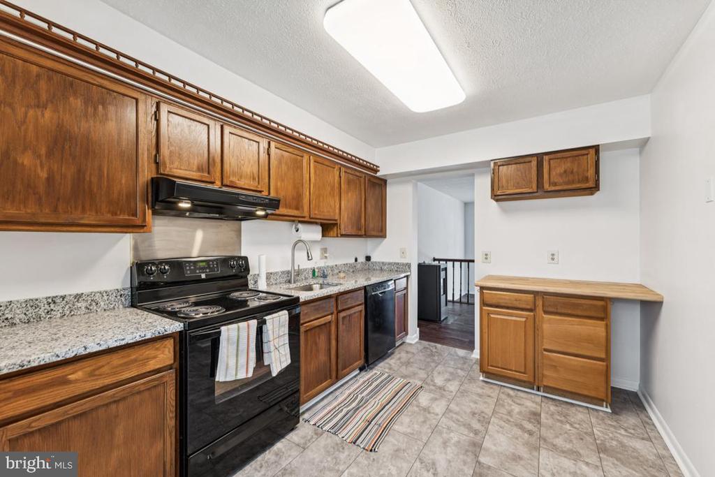 32 STONEWAY PLACE