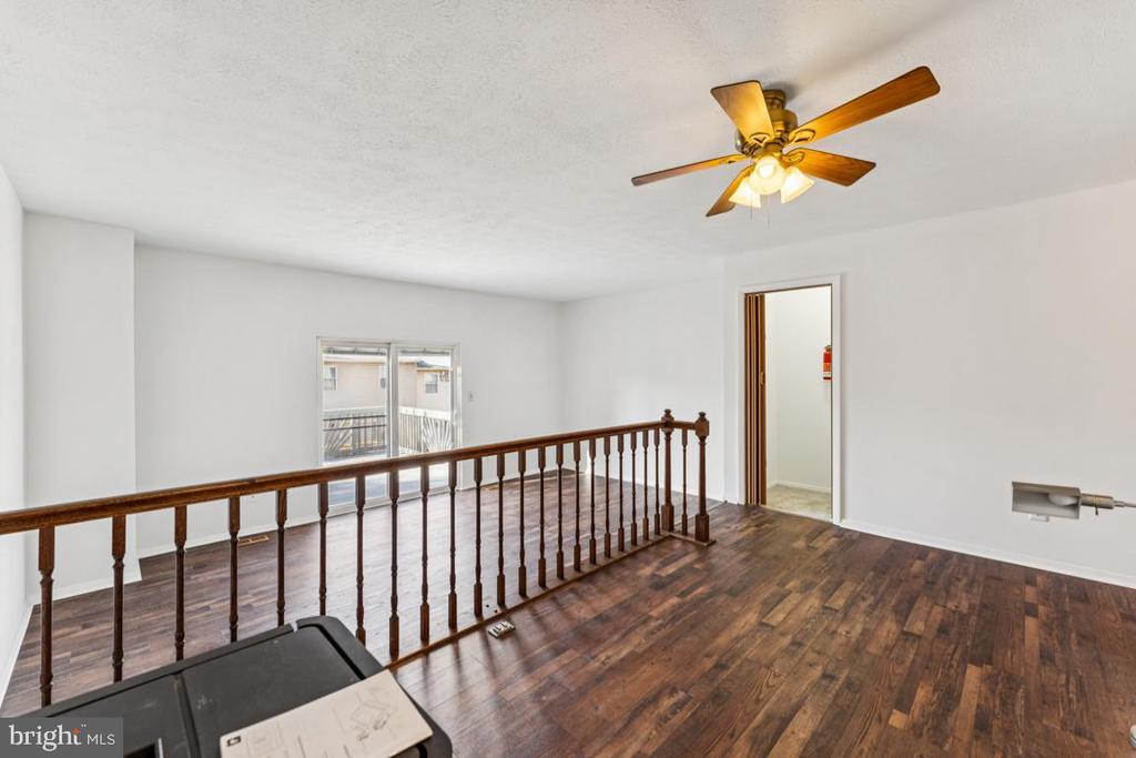 32 STONEWAY PLACE