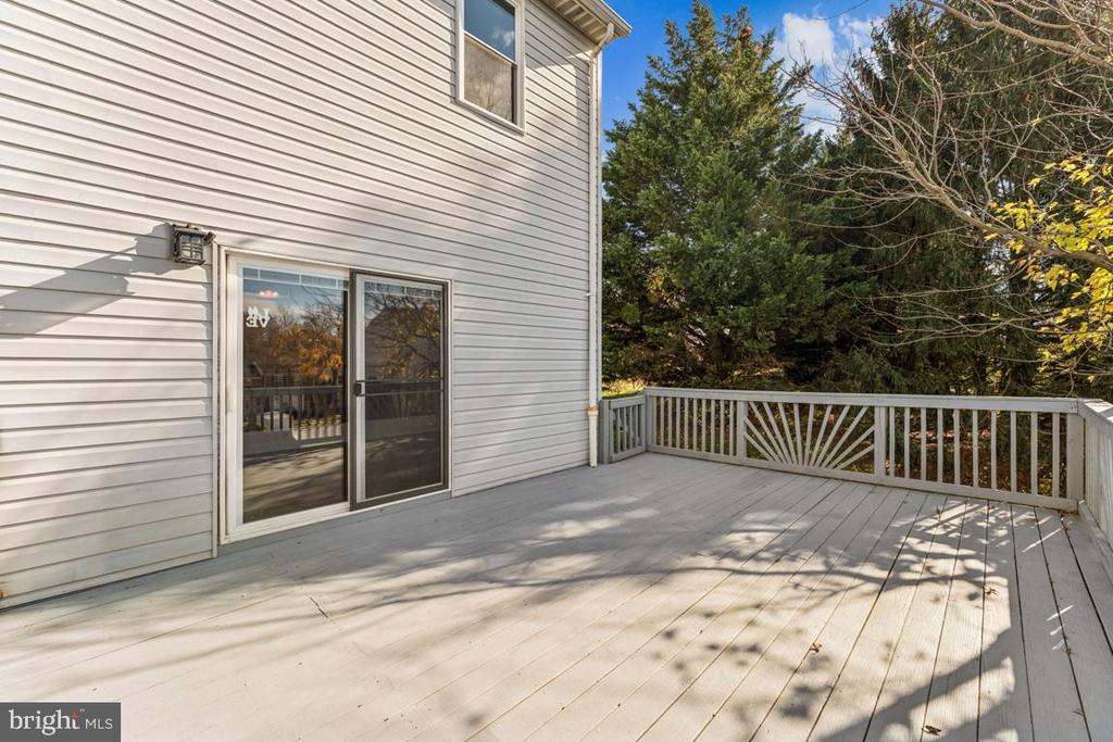 32 STONEWAY PLACE